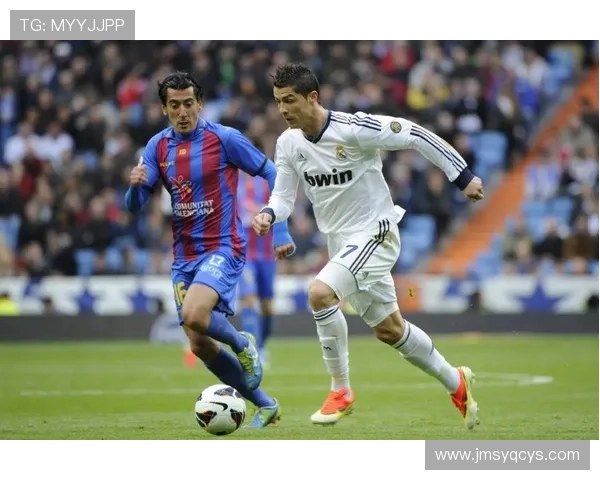 巴萨对伯纳尔恢复采取谨慎措施专人全程照看确保安全